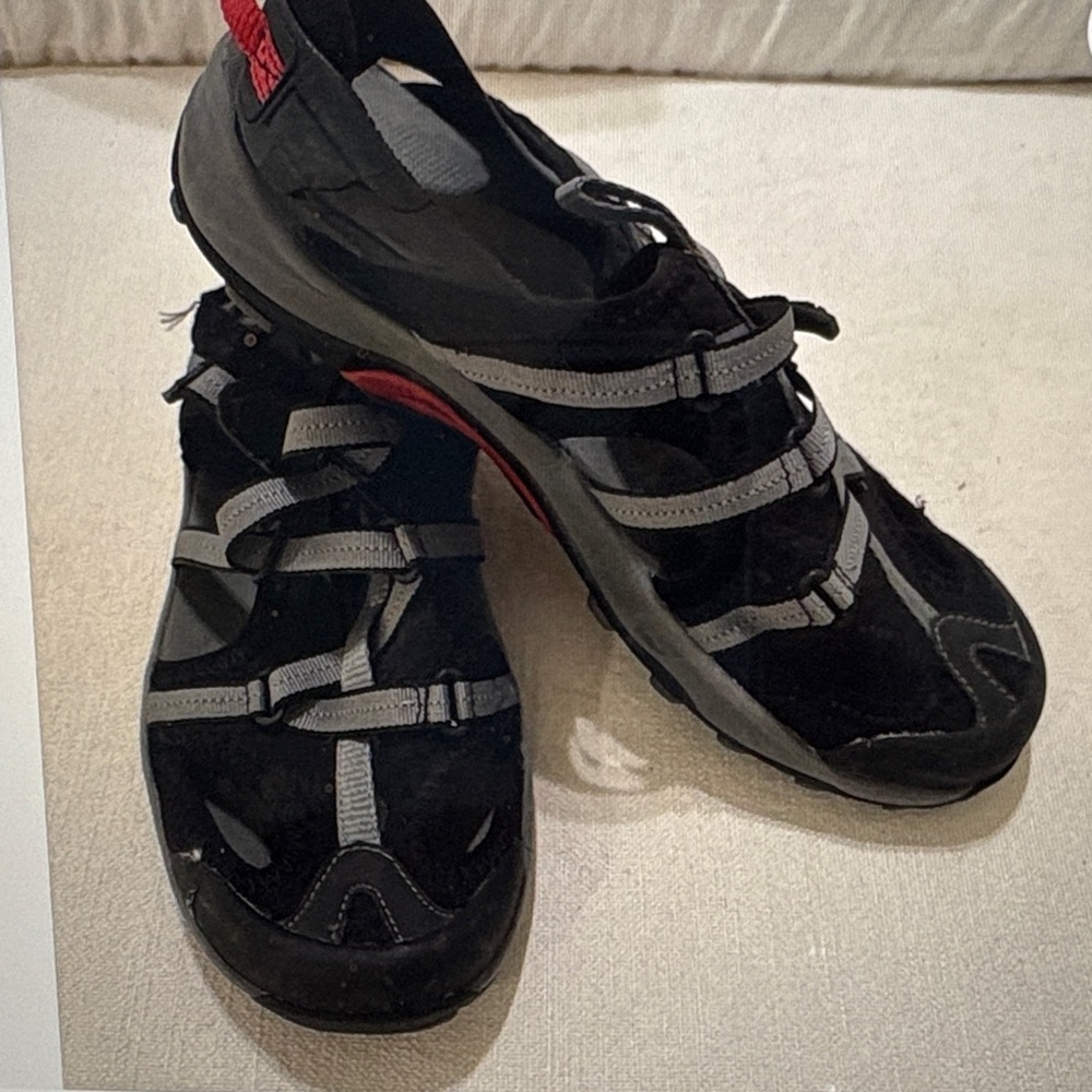 Ahuna tTikden Black and Gray Women's Water  Sandals